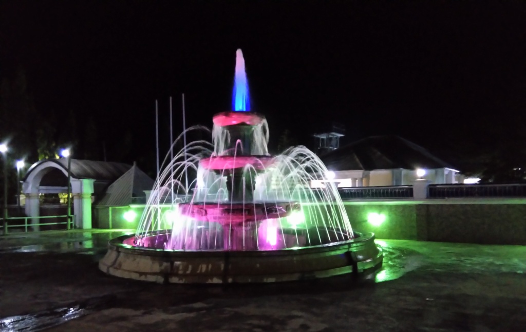 de-gellys-fountain2.jpg